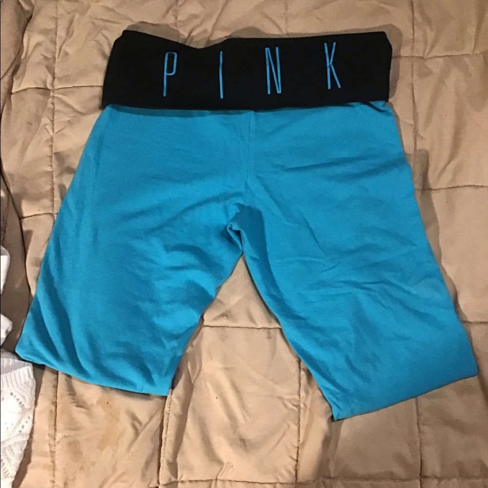 VS Pink Yoga Capris